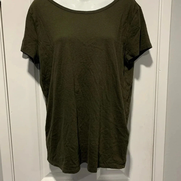 Forever 21 Women’s Open Back Short Sleeve Top Size Small - Picture 1 of 3